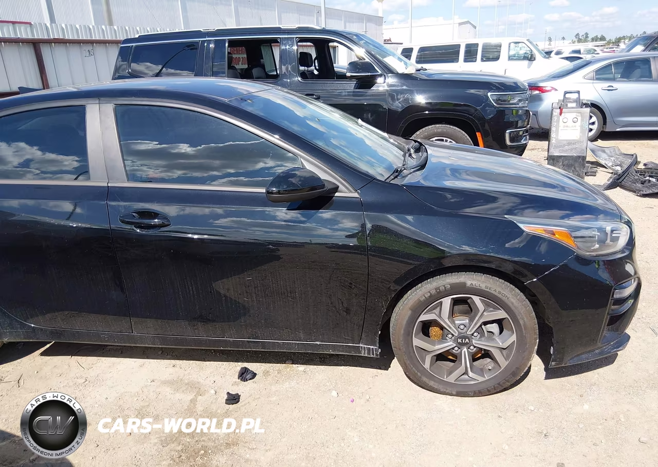 2019 Kia Forte Lxs VIN:3KPF24AD6KE066902 - 13