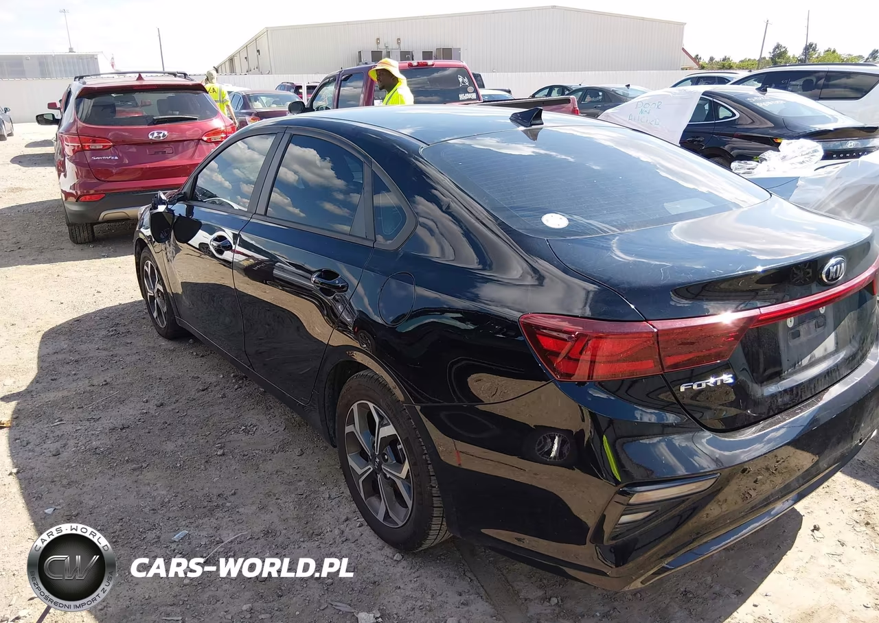 2019 Kia Forte Lxs VIN:3KPF24AD6KE066902 - 3