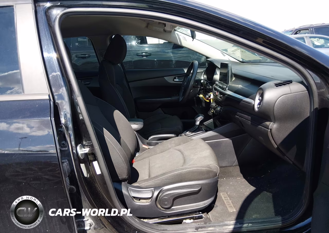 2019 Kia Forte Lxs VIN:3KPF24AD6KE066902 - 5