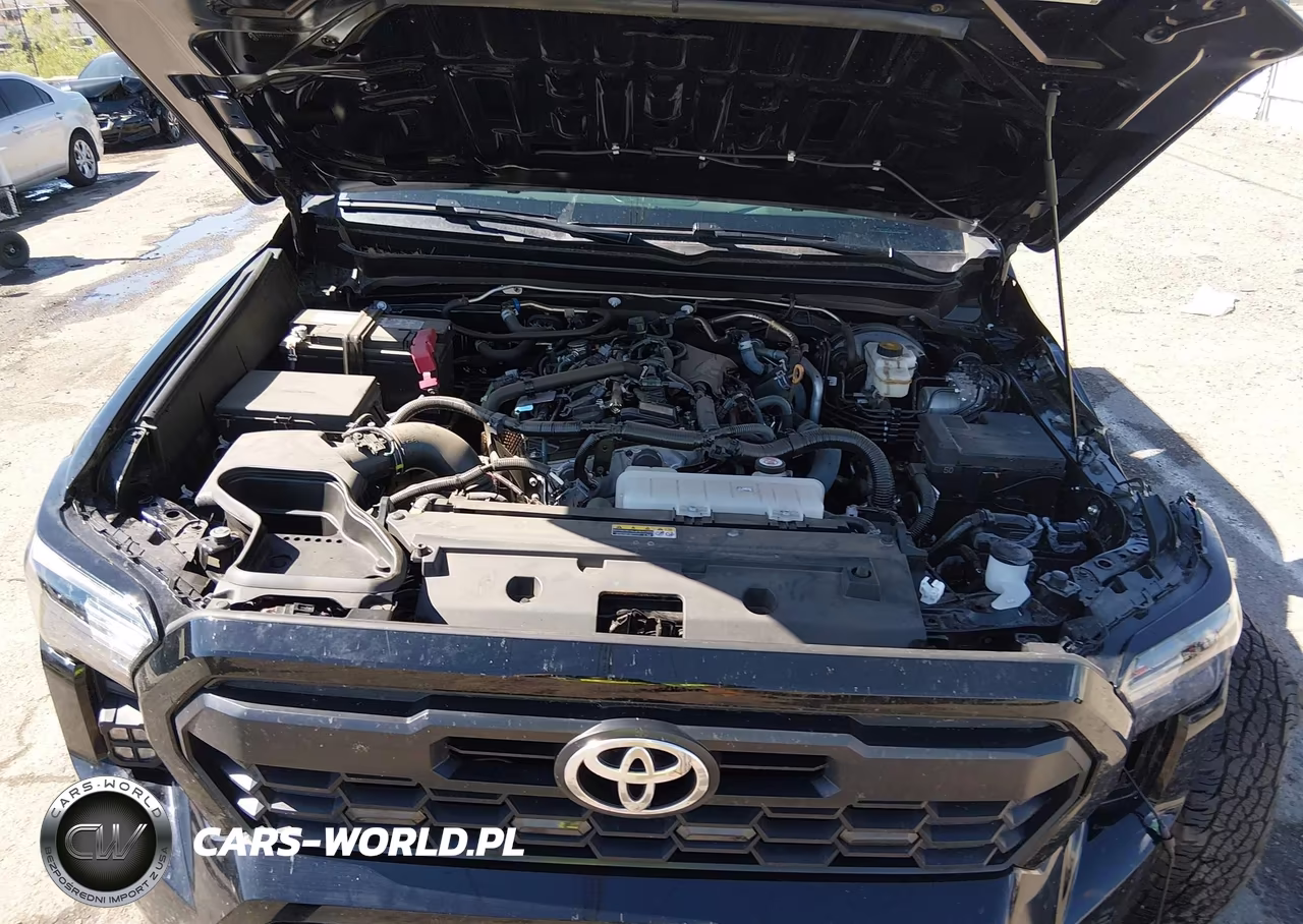 2025 Toyota Tacoma Trd Off Road VIN:3TMLB5JN7SM160973 - 10