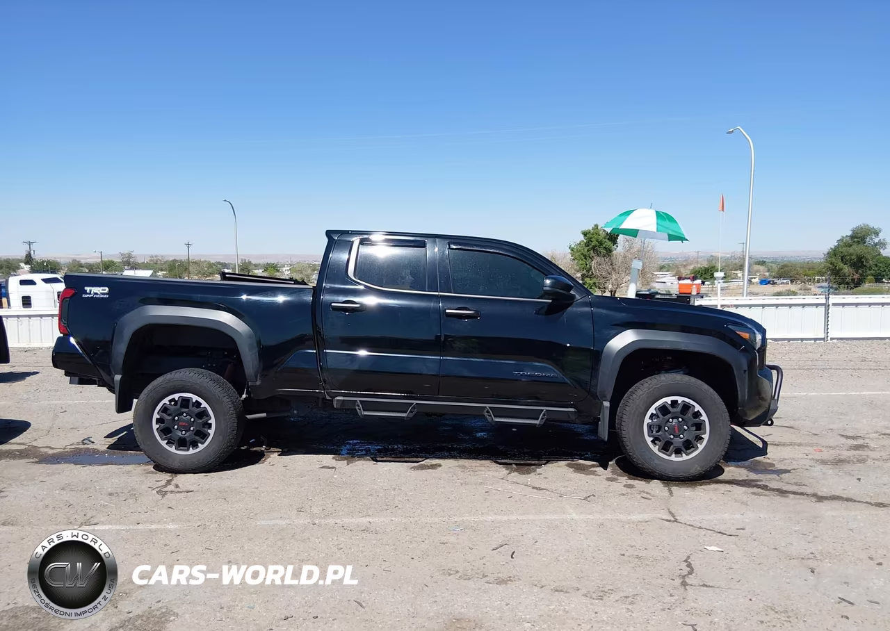 2025 Toyota Tacoma Trd Off Road VIN:3TMLB5JN7SM160973 - 13