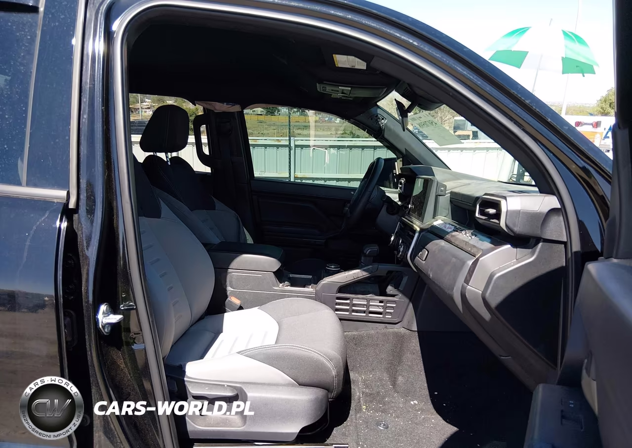 2025 Toyota Tacoma Trd Off Road VIN:3TMLB5JN7SM160973 - 5