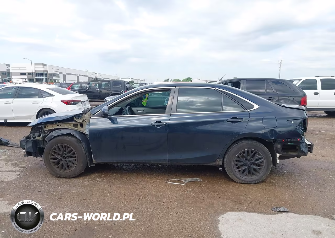2017 Toyota Camry Le VIN:4T1BF1FK8HU410552 - 14