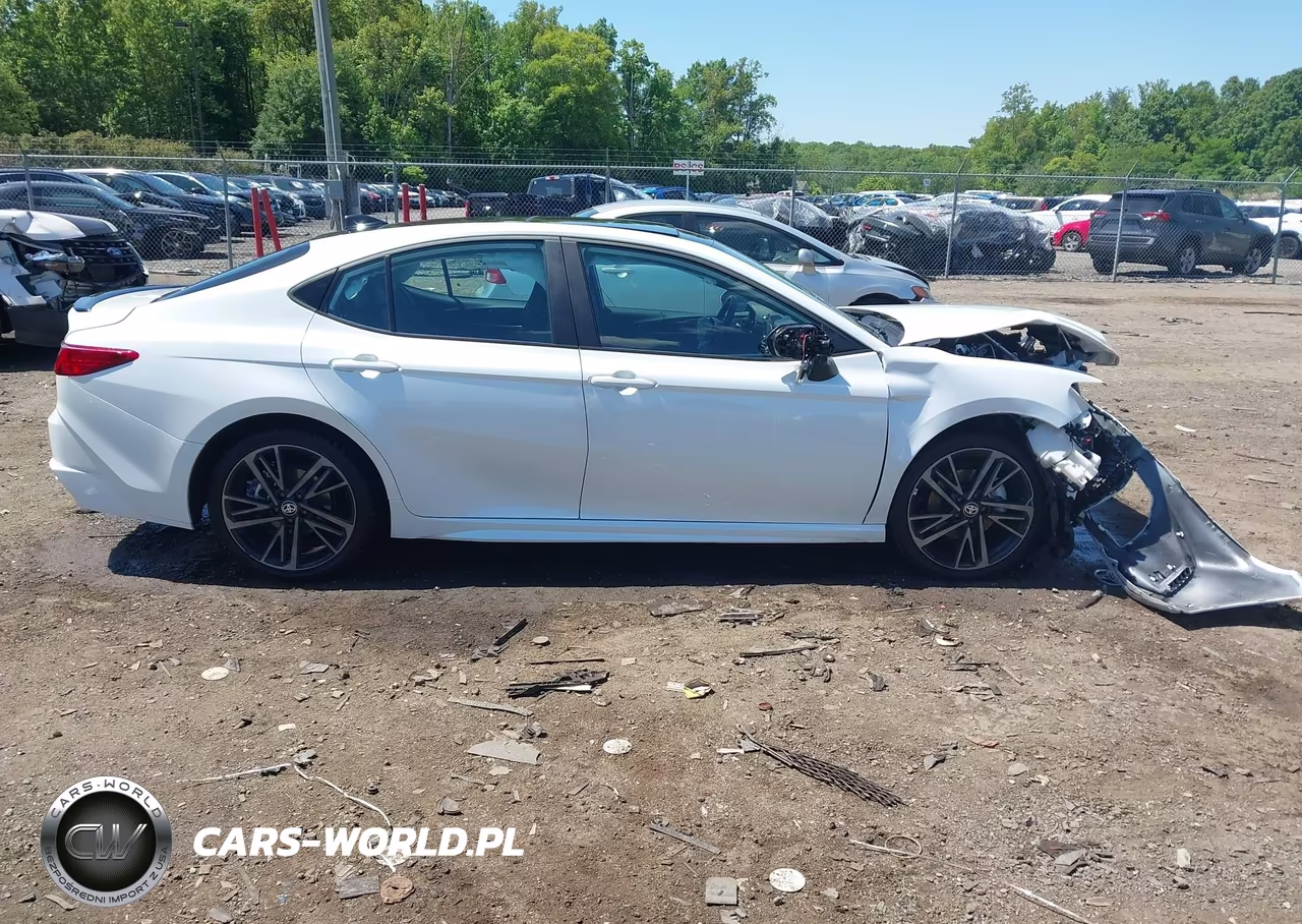 2025 Toyota Camry Xse VIN:4T1DAACK5SU180570 - 14