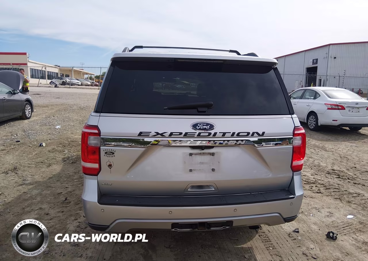 2018 Ford Expedition Xlt VIN:1FMJU1HT9JEA22401 - 17