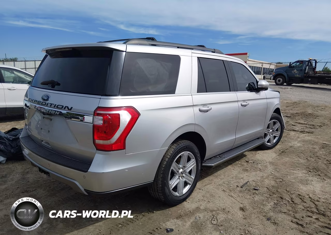 2018 Ford Expedition Xlt VIN:1FMJU1HT9JEA22401 - 4
