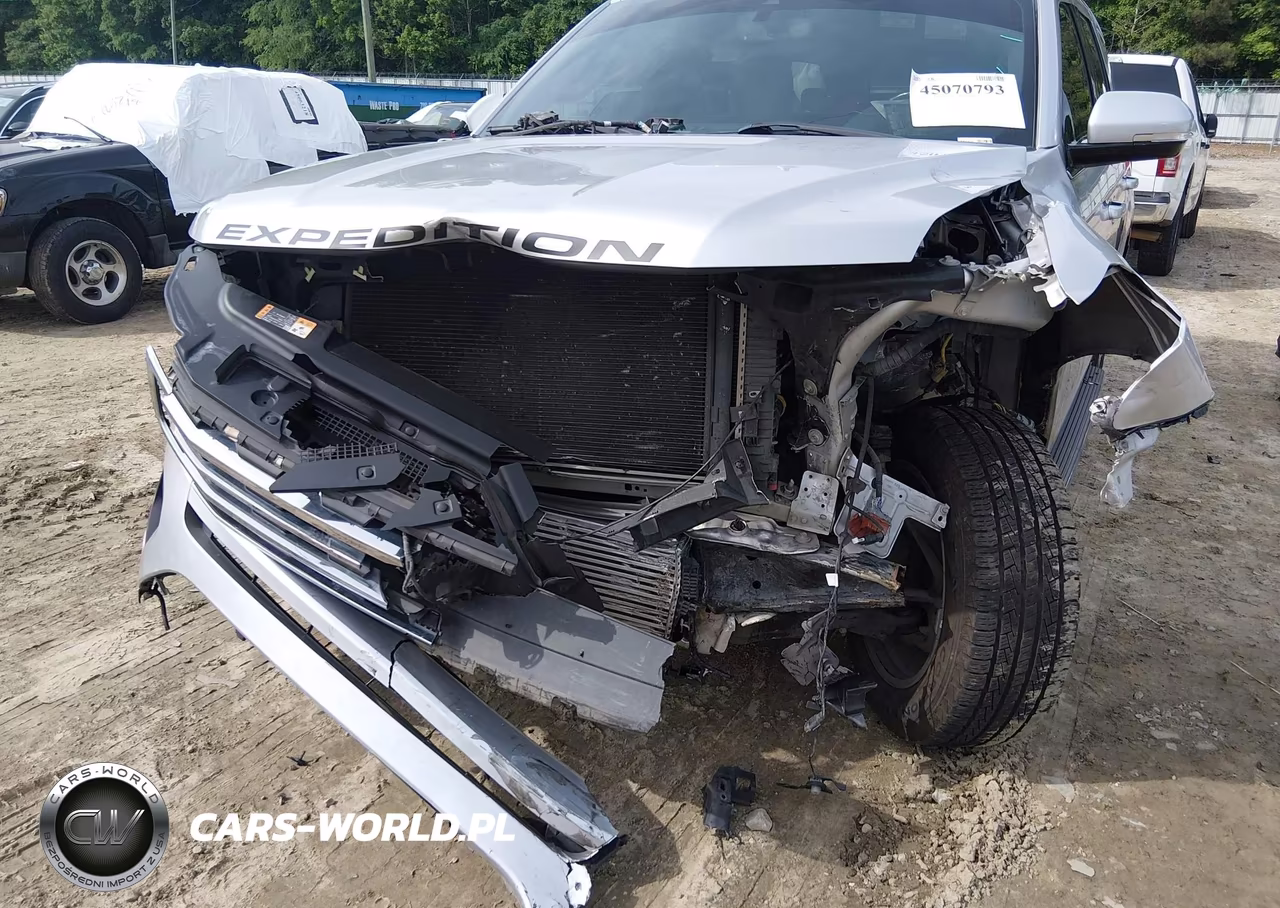 2018 Ford Expedition Xlt VIN:1FMJU1HT9JEA22401 - 6