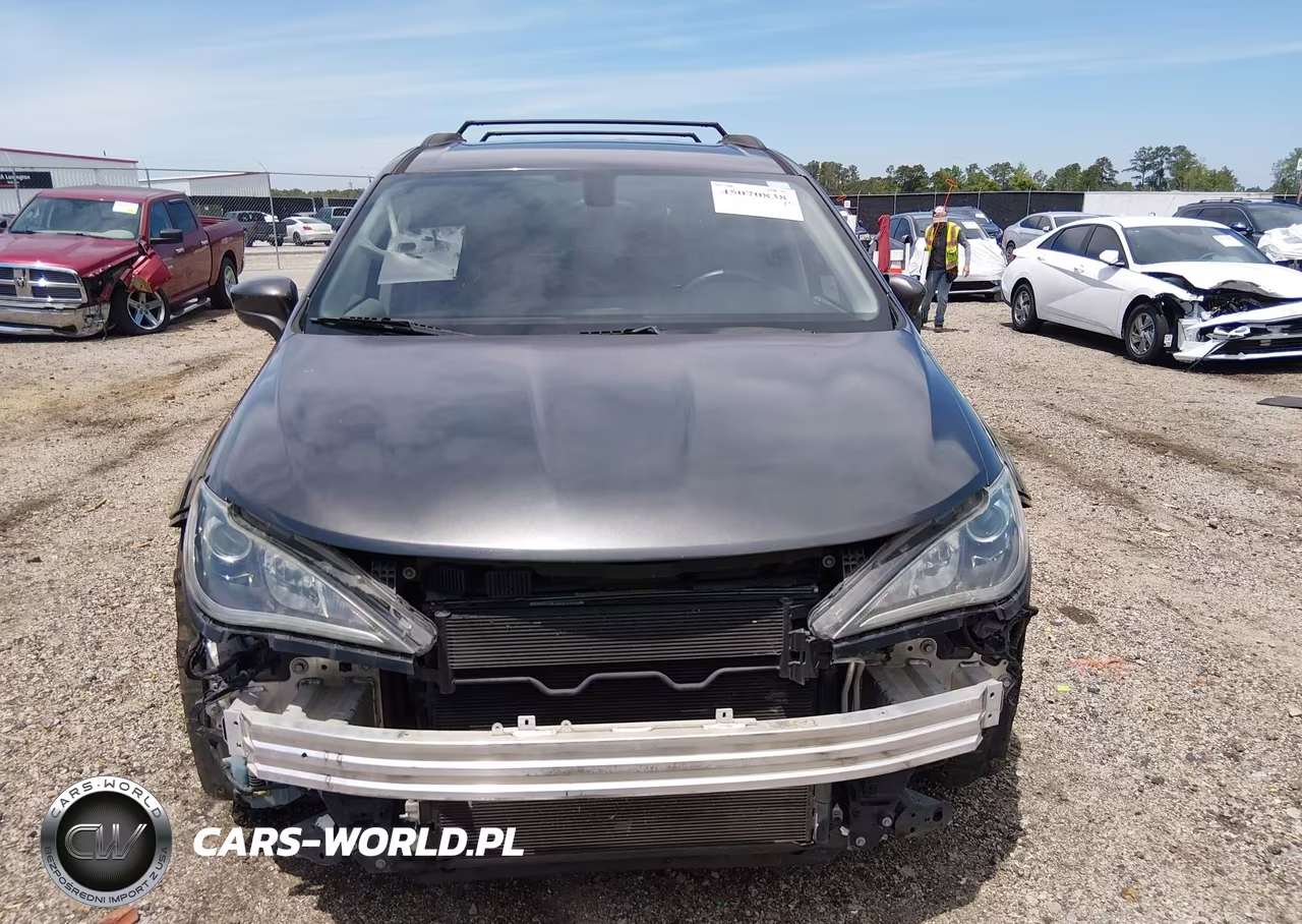 2017 Chrysler Pacifica Touring-L VIN:2C4RC1BG5HR506911 - 13