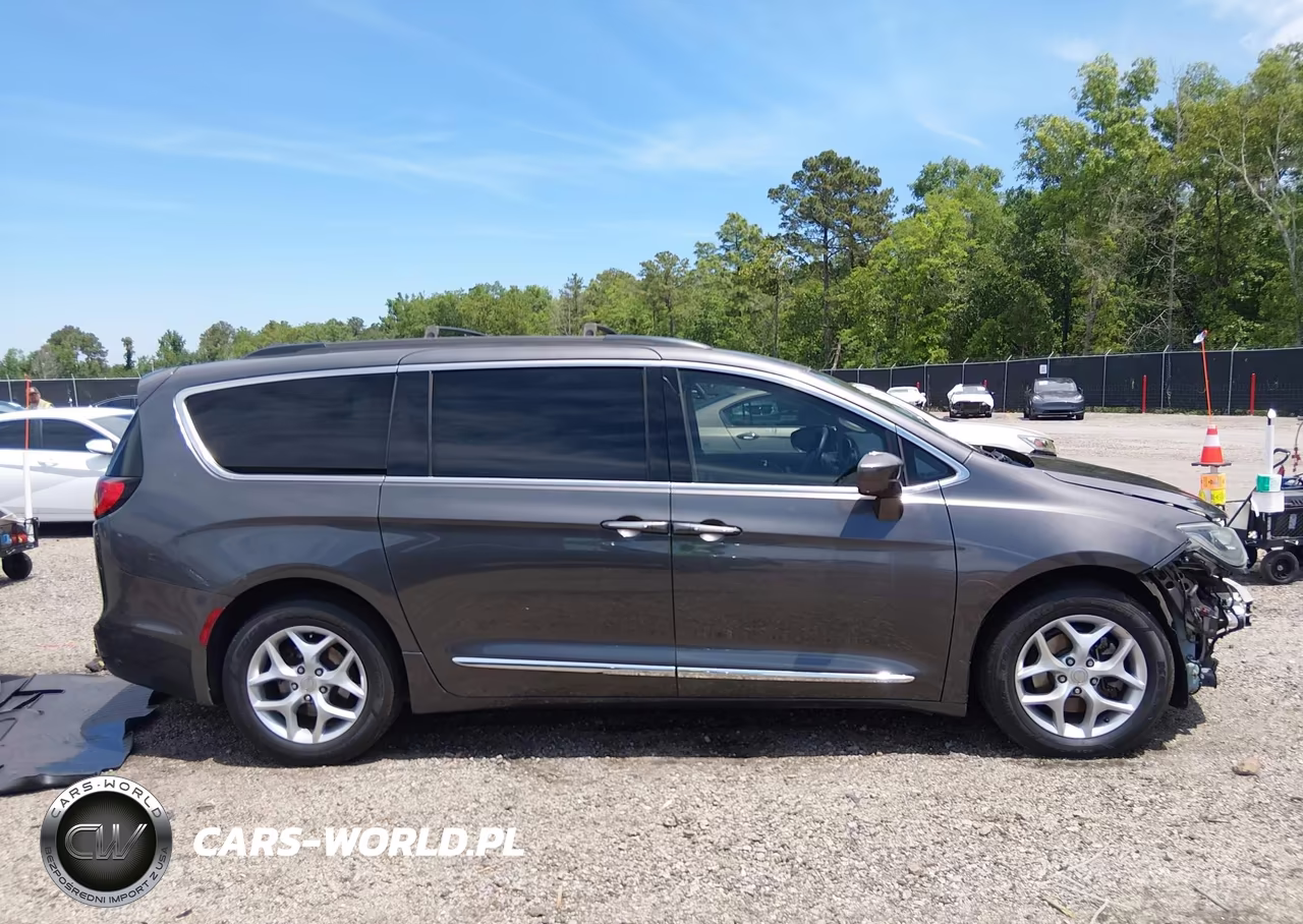 2017 Chrysler Pacifica Touring-L VIN:2C4RC1BG5HR506911 - 14