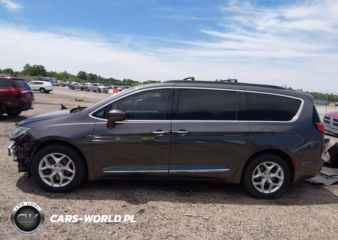 2017 Chrysler Pacifica Touring-L VIN:2C4RC1BG5HR506911 - 15