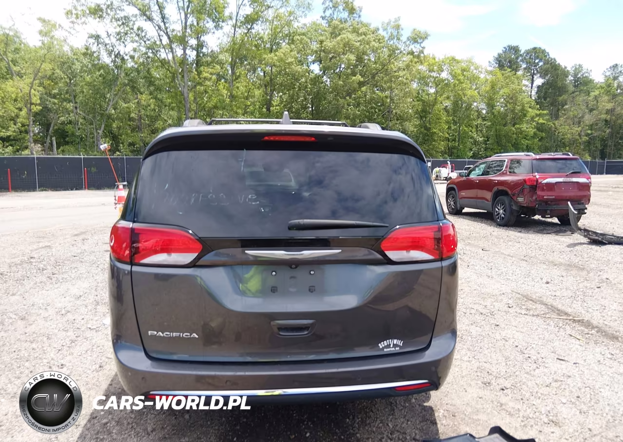 2017 Chrysler Pacifica Touring-L VIN:2C4RC1BG5HR506911 - 17