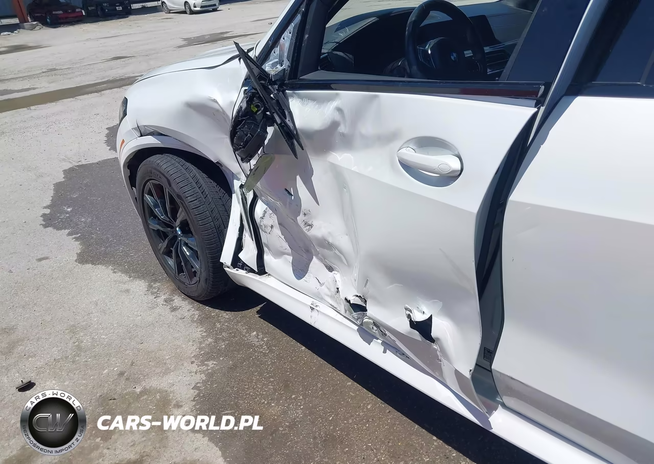 2022 BMW X5 xDrive40I VIN:5UXCR6C06N9L91867 - 17