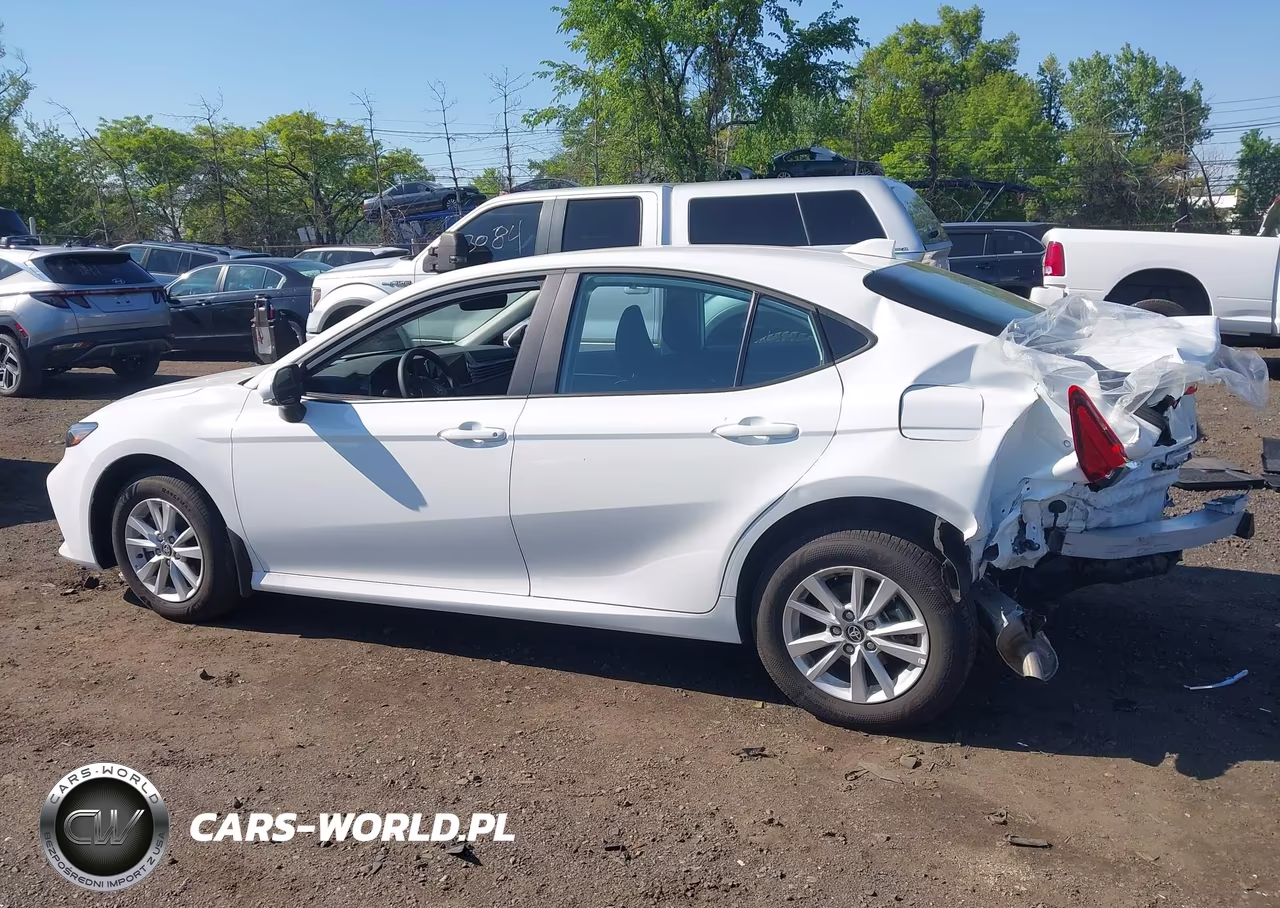 2026 Toyota Camry Le VIN:4T1DBADK5TU048762 - 14