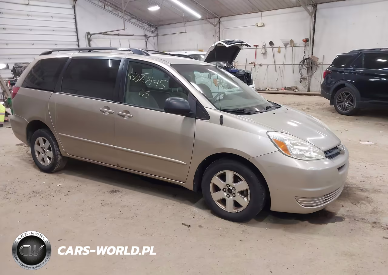 2005 Toyota Sienna Le