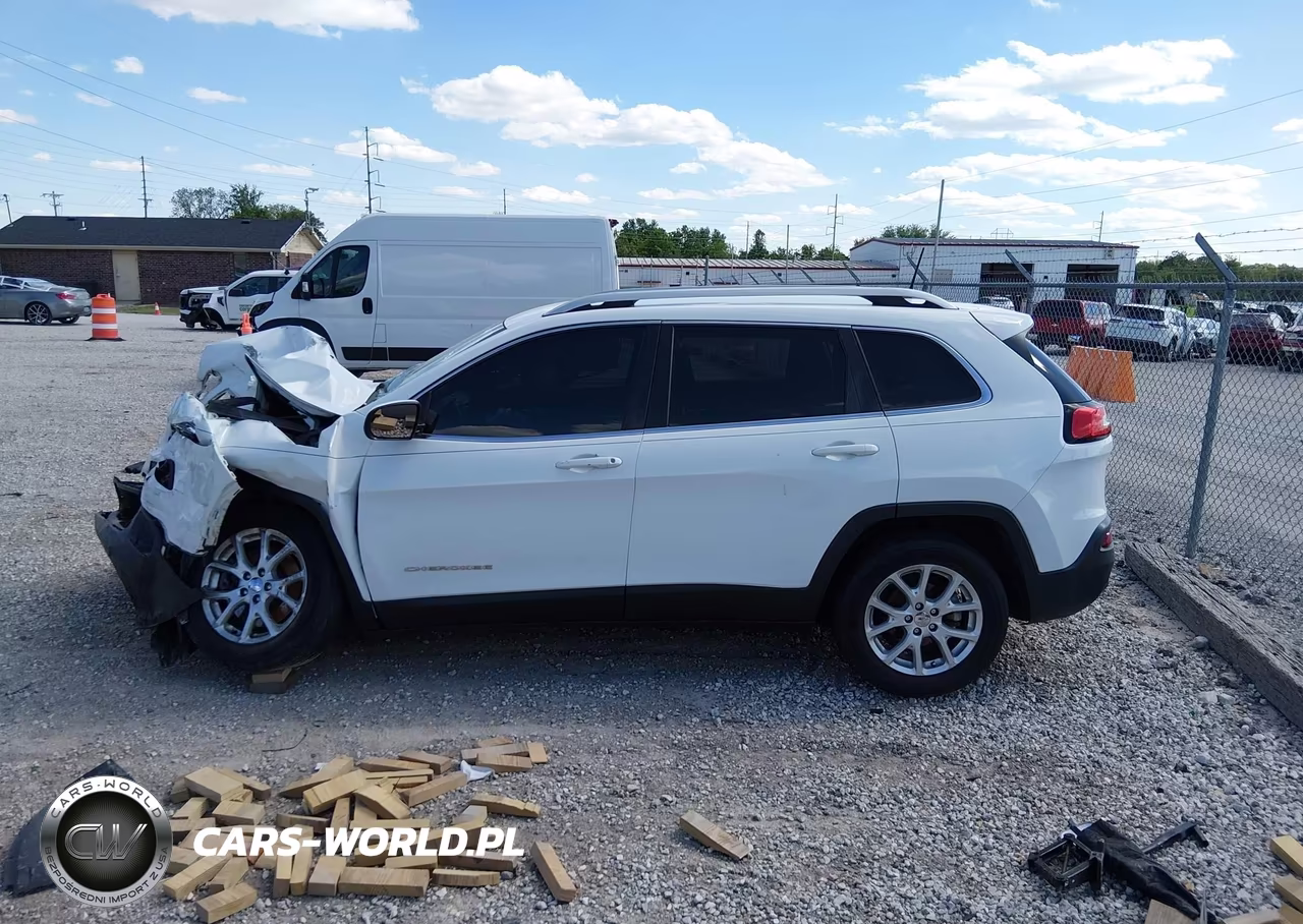 2017 Jeep Cherokee Latitude Fwd VIN:1C4PJLCB5HW549356 - 14
