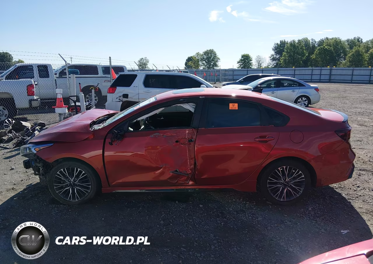 2023 Kia Forte Gt-Line VIN:3KPF54AD9PE560430 - 13