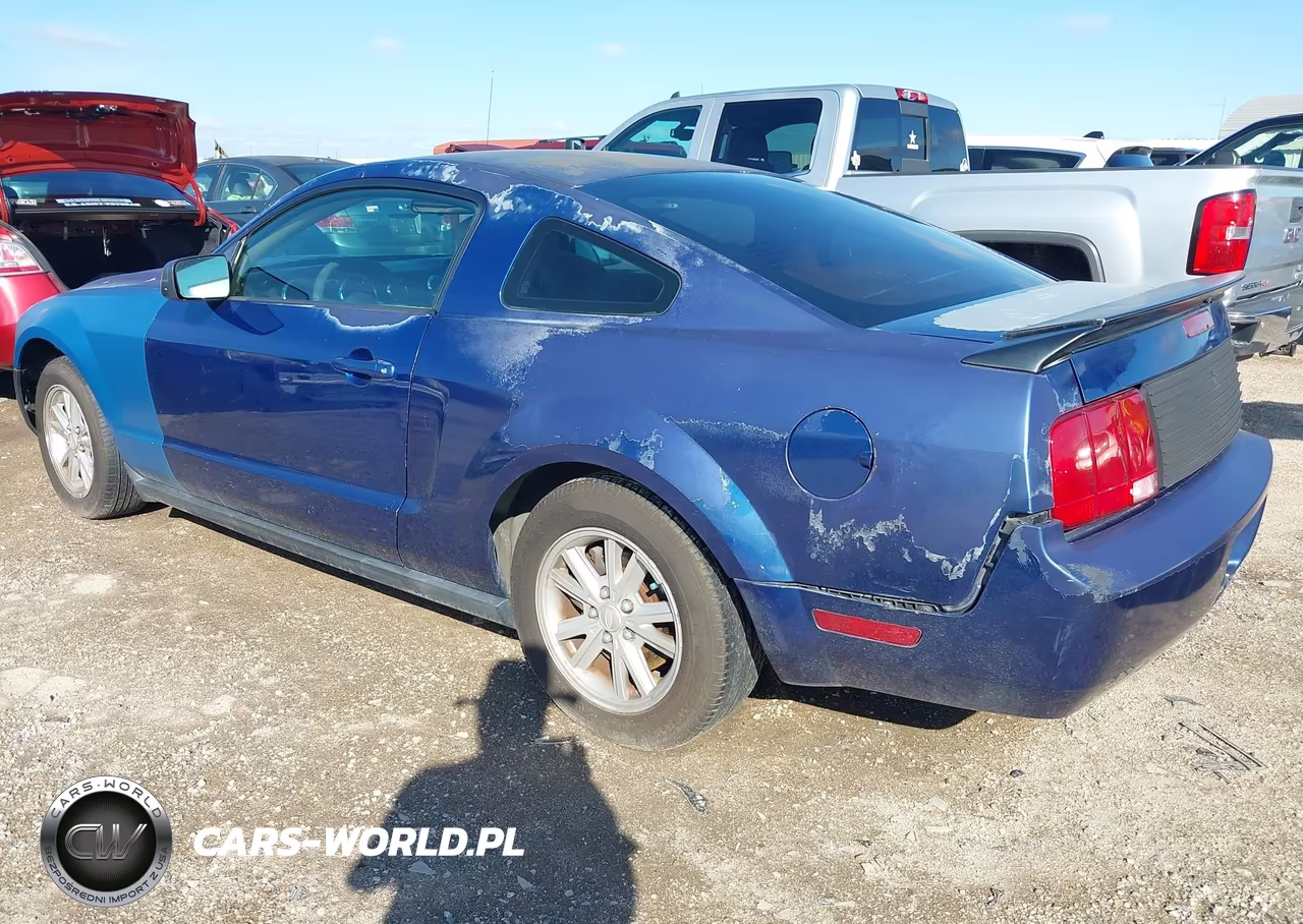2008 Ford Mustang V6 Deluxe VIN:1ZVHT80N585119839 - 3