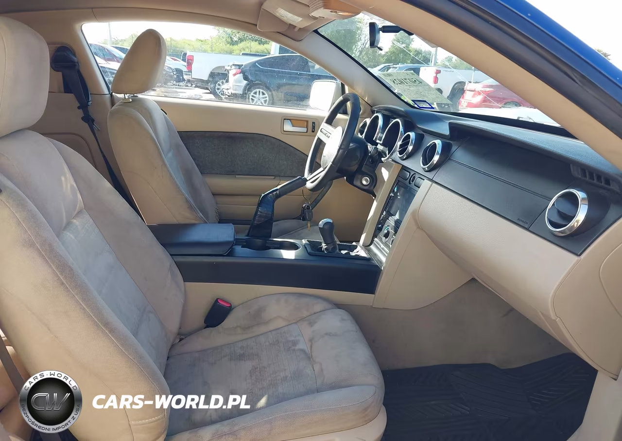 2008 Ford Mustang V6 Deluxe VIN:1ZVHT80N585119839 - 5