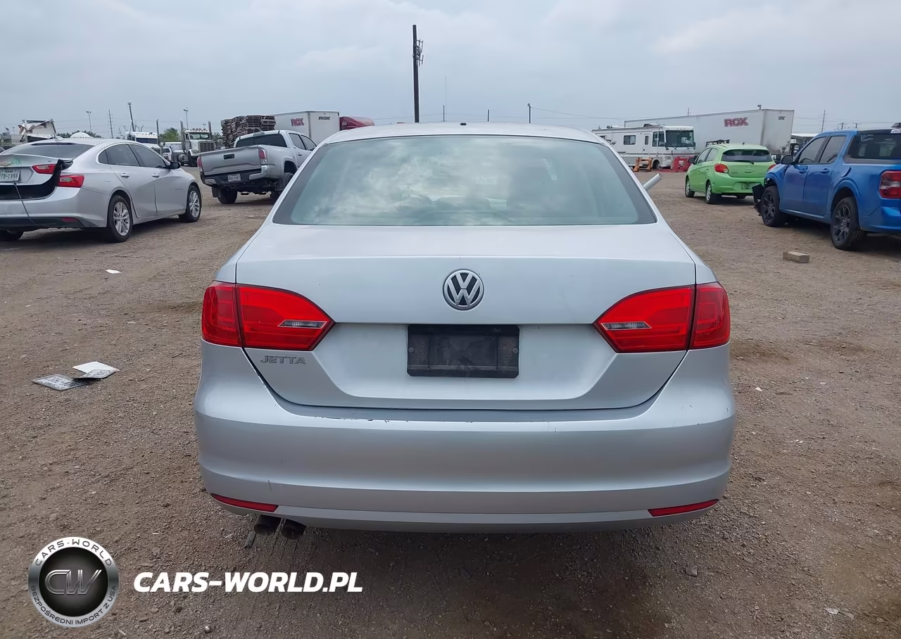 2013 Volkswagen Jetta 2.0L S VIN:3VW2K7AJ9DM352240 - 16