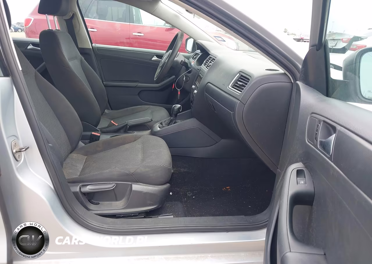 2013 Volkswagen Jetta 2.0L S VIN:3VW2K7AJ9DM352240 - 5