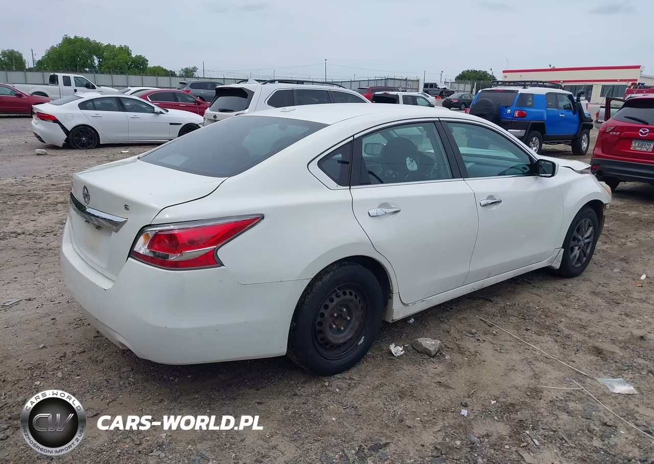 2015 Nissan Altima 2.5 S VIN:1N4AL3AP2FC498949 - 4