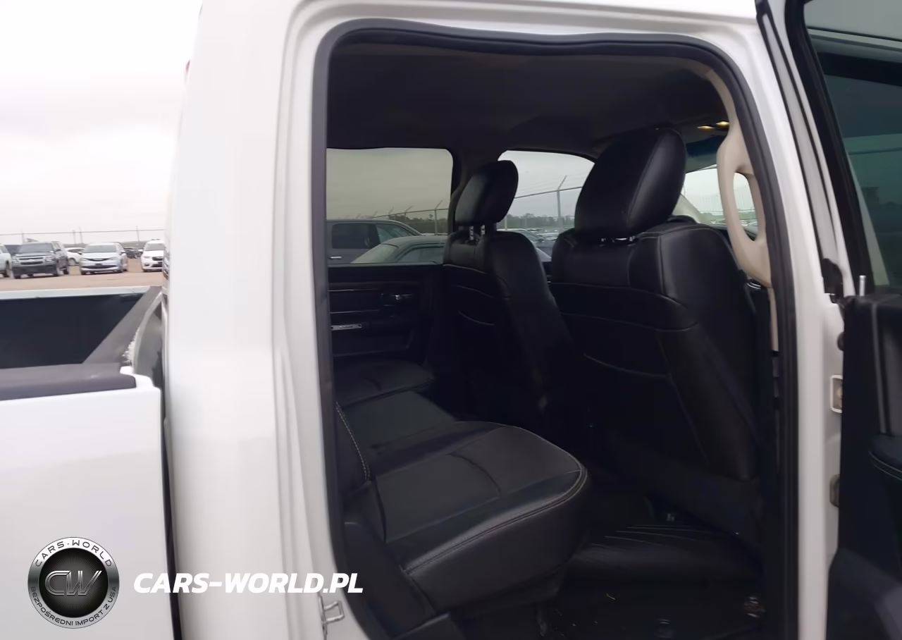 2015 Ram 2500 Laramie VIN:3C6UR5FL2FG603467 - 8