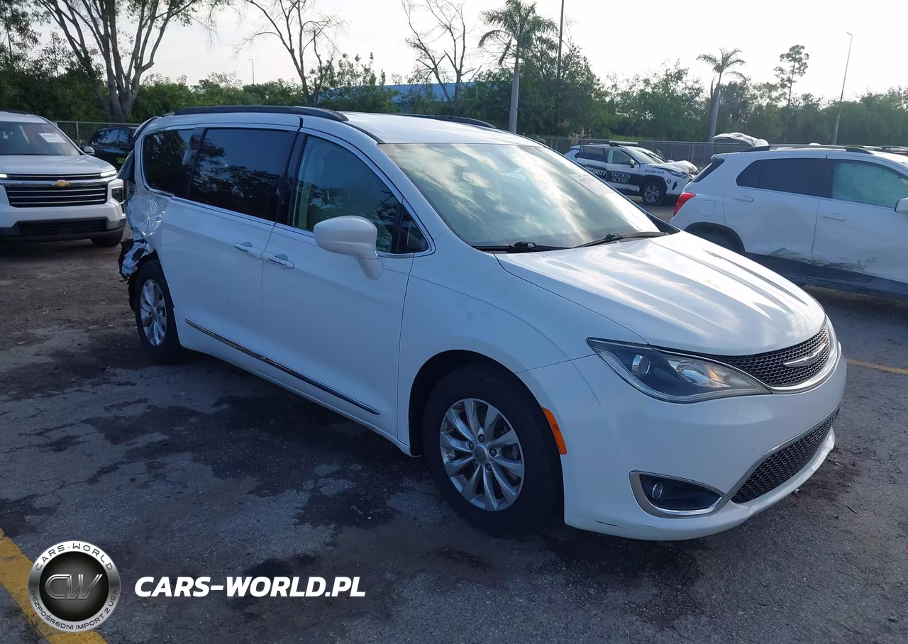 2017 Chrysler Pacifica Touring-L – zdjęcie 1 z 17