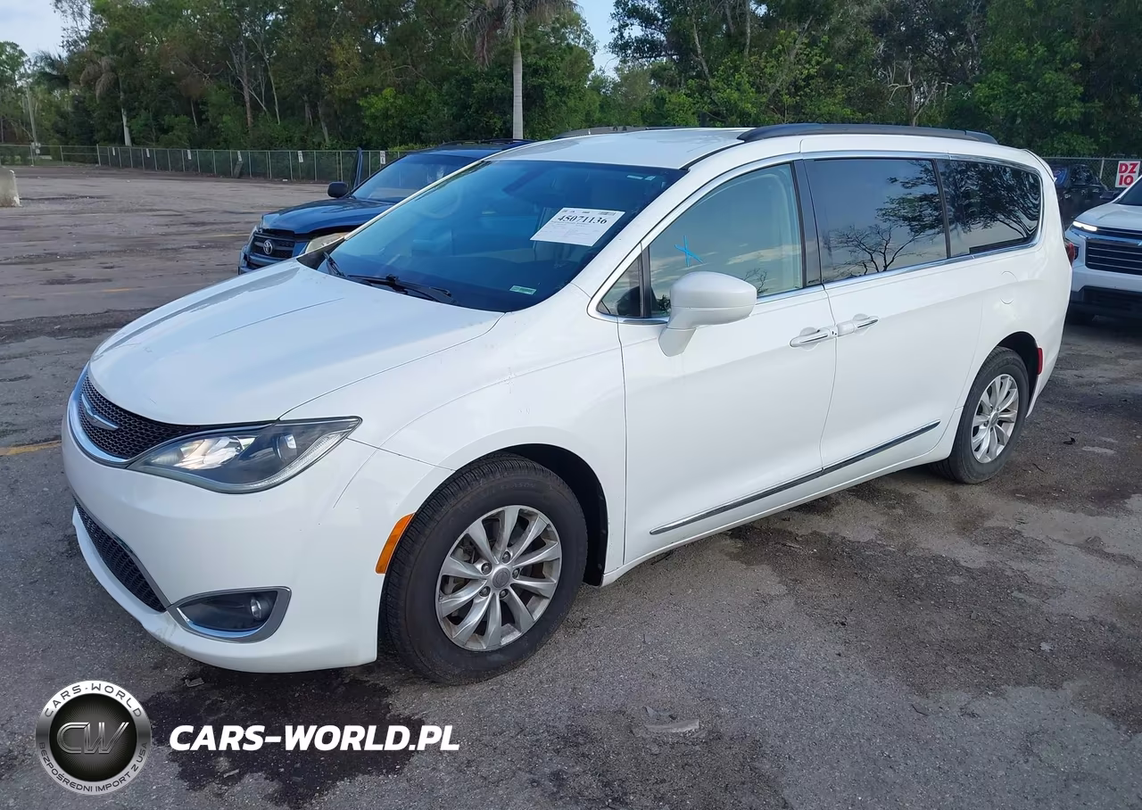2017 Chrysler Pacifica Touring-L VIN:2C4RC1BG1HR511216 - 2