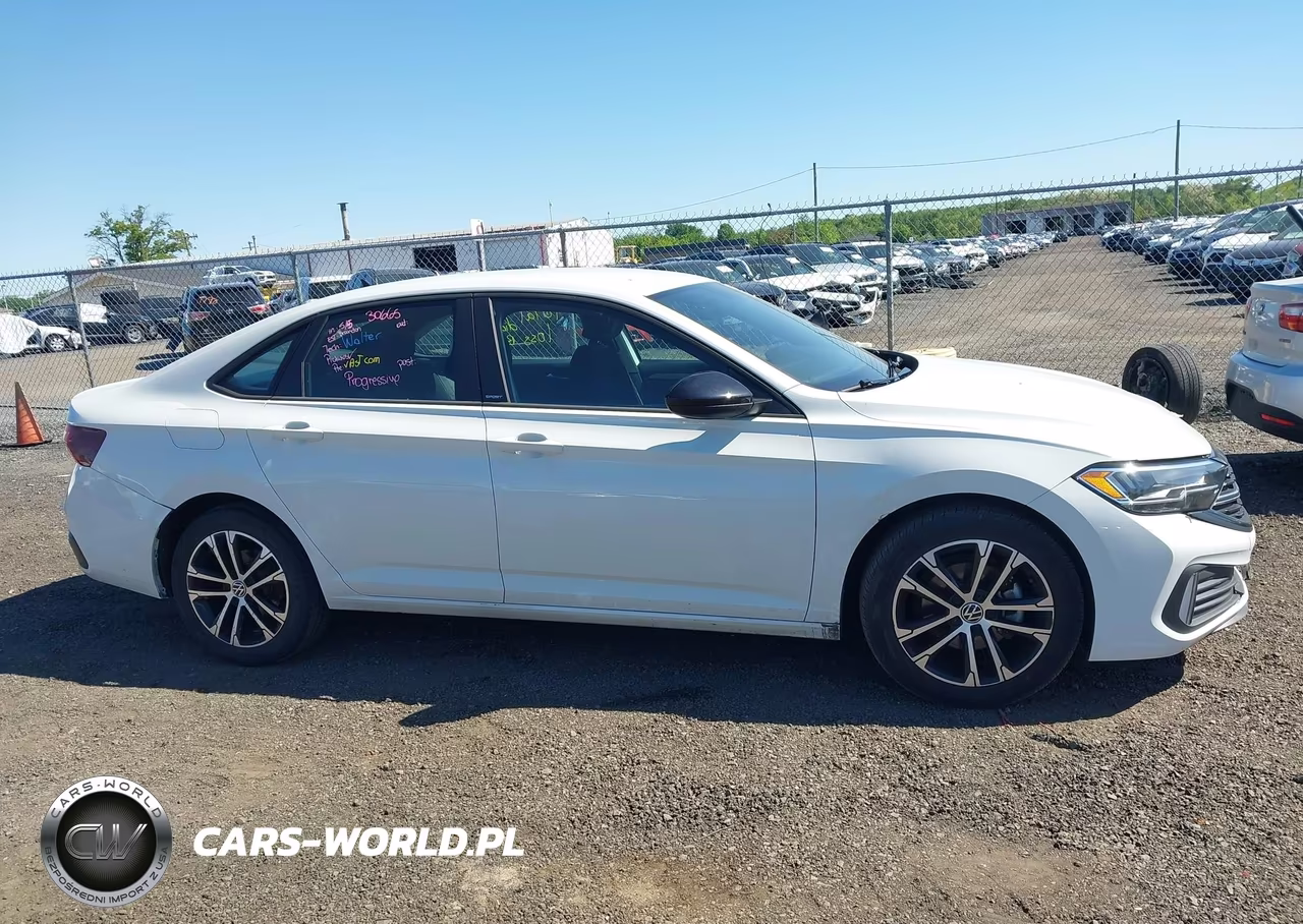 2023 Volkswagen Jetta 1.5T Sport VIN:3VWBM7BU9PM021830 - 13