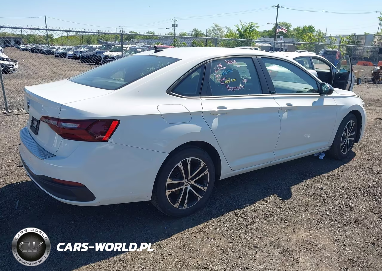 2023 Volkswagen Jetta 1.5T Sport VIN:3VWBM7BU9PM021830 - 4