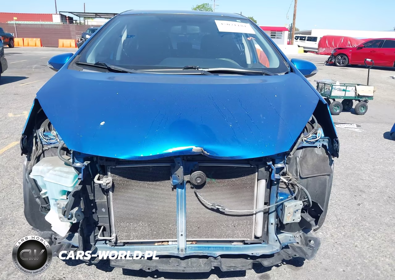 2016 Toyota Prius C Two VIN:JTDKDTB3XG1589942 - 13