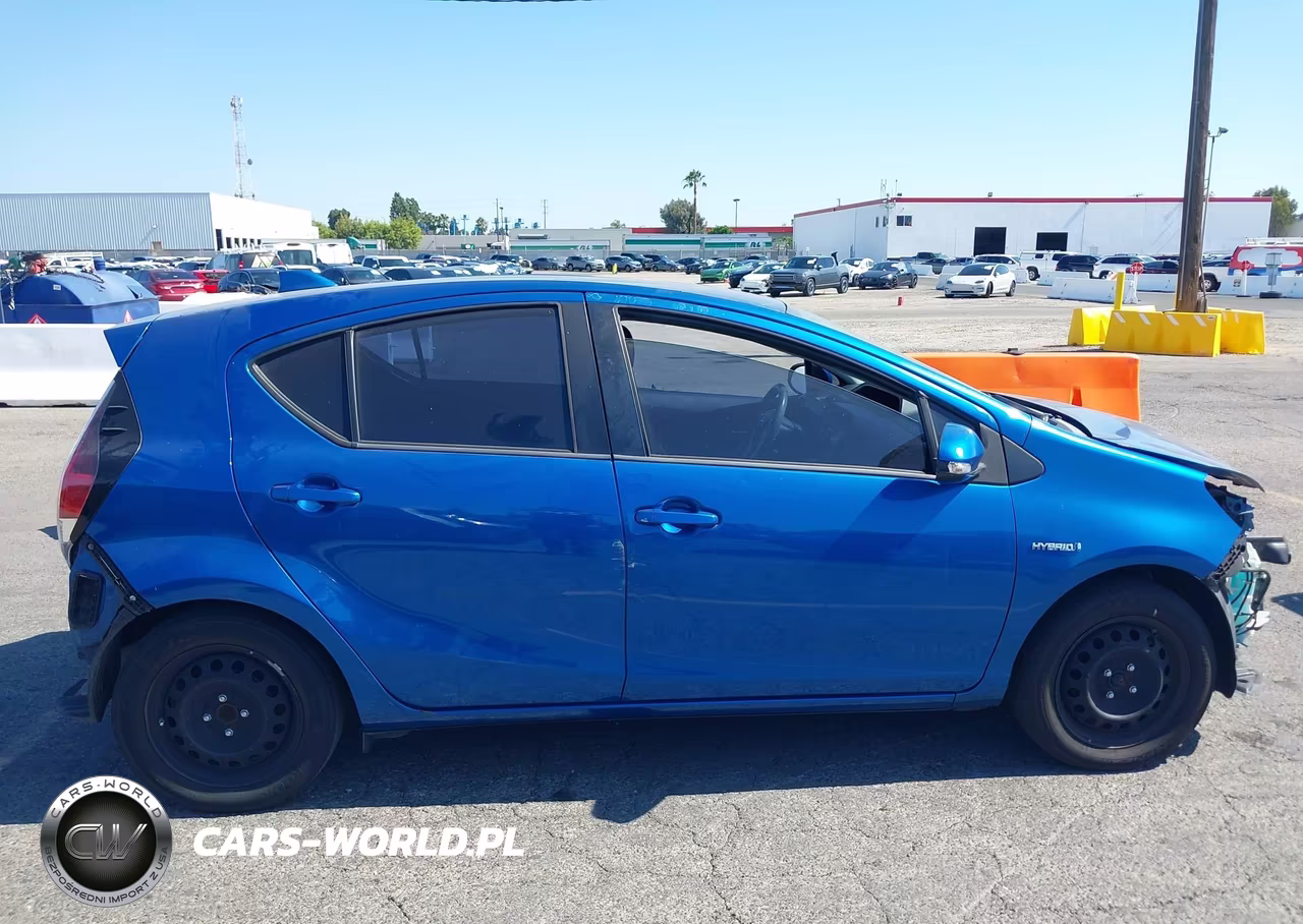 2016 Toyota Prius C Two VIN:JTDKDTB3XG1589942 - 14