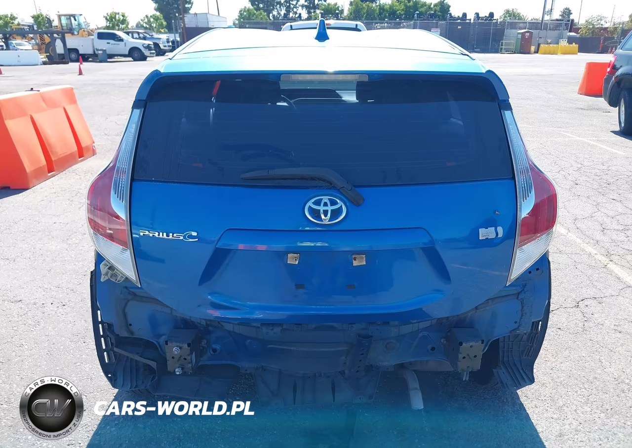 2016 Toyota Prius C Two VIN:JTDKDTB3XG1589942 - 17