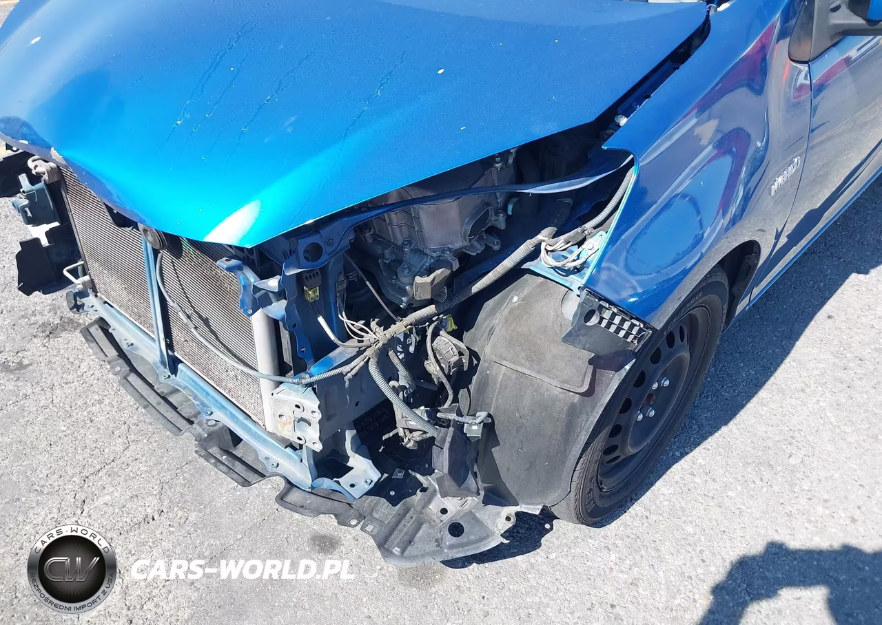 2016 Toyota Prius C Two VIN:JTDKDTB3XG1589942 - 18