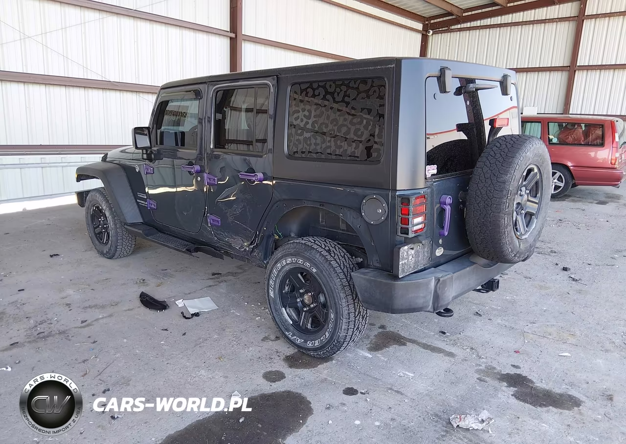 2017 Jeep Wrangler Unlimited Sport 4X4 VIN:1C4BJWDG3HL531980 - 3