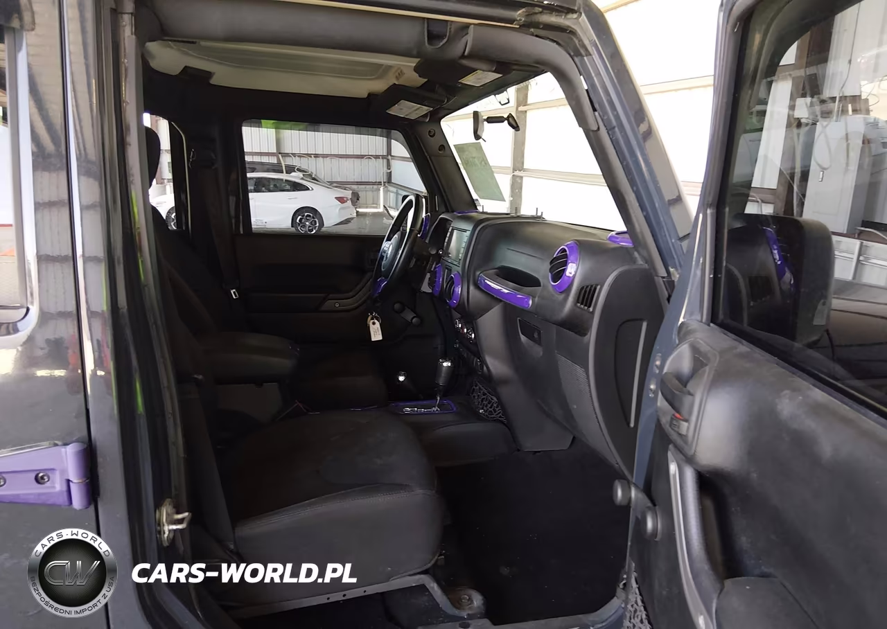 2017 Jeep Wrangler Unlimited Sport 4X4 VIN:1C4BJWDG3HL531980 - 5