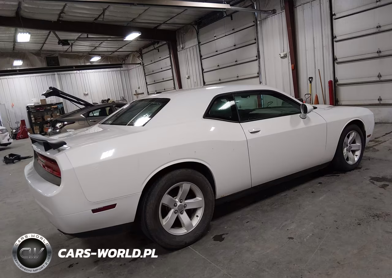 2013 Dodge Challenger Sxt VIN:2C3CDYAG0DH553782 - 4
