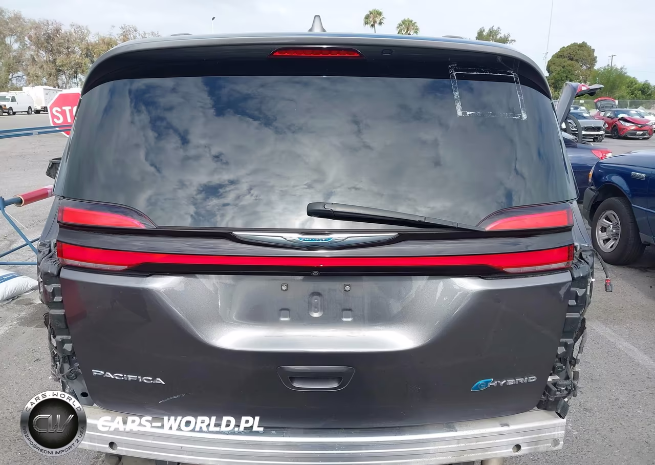2021 Chrysler Pacifica Hybrid Touring L VIN:2C4RC1L71MR602897 - 17