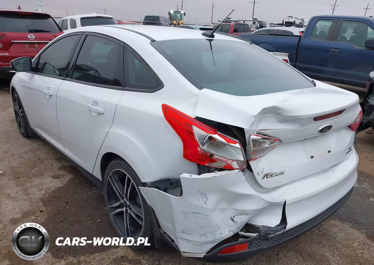 2014 Ford Focus Se VIN:1FADP3F27EL143613 - 3