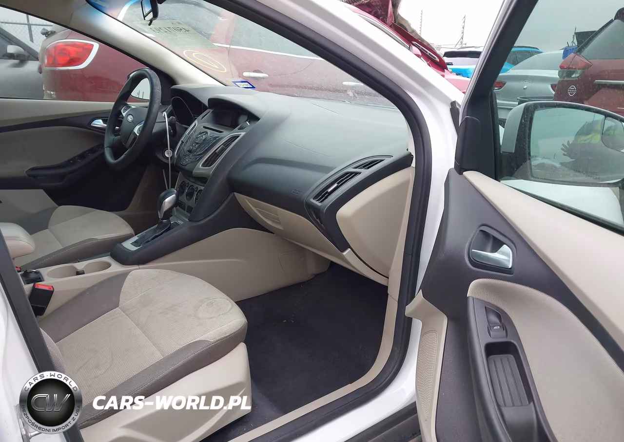 2014 Ford Focus Se VIN:1FADP3F27EL143613 - 5