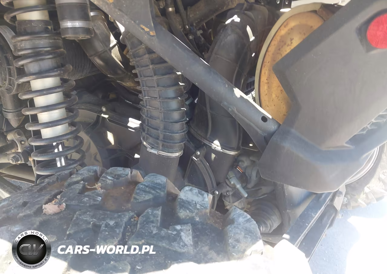 2017 Can-Am Maverick X3 X Ds Turbo R VIN:3JBVDAW27HK000982 - 9