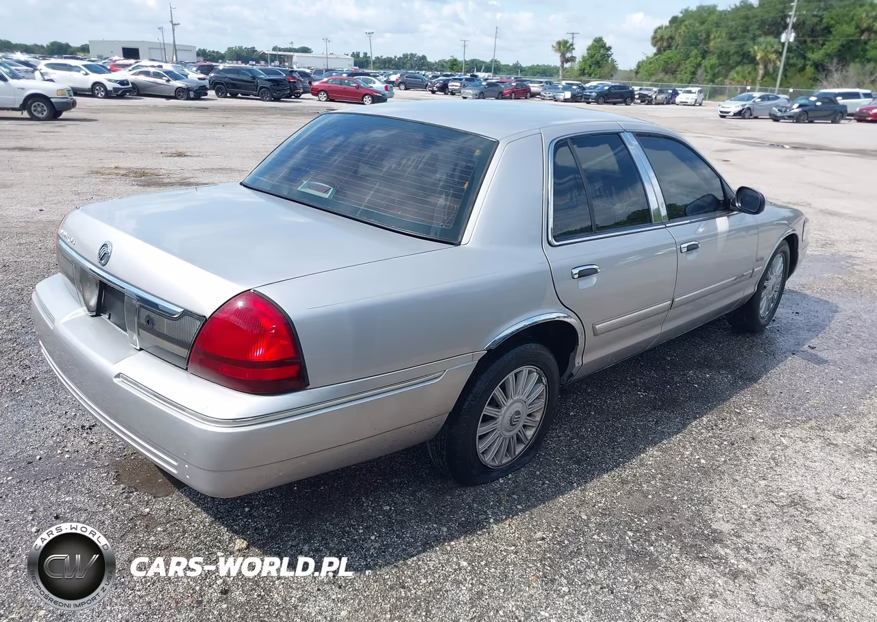 2010 Mercury Grand Marquis Ls (Fleet Only) VIN:2MEBM7FVXAX605315 - 4