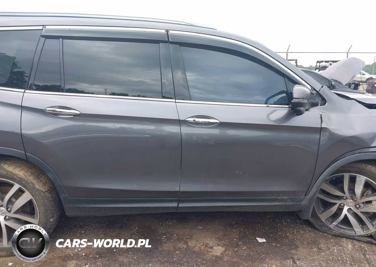 2018 Honda Pilot Touring VIN:5FNYF6H97JB044524 - 13