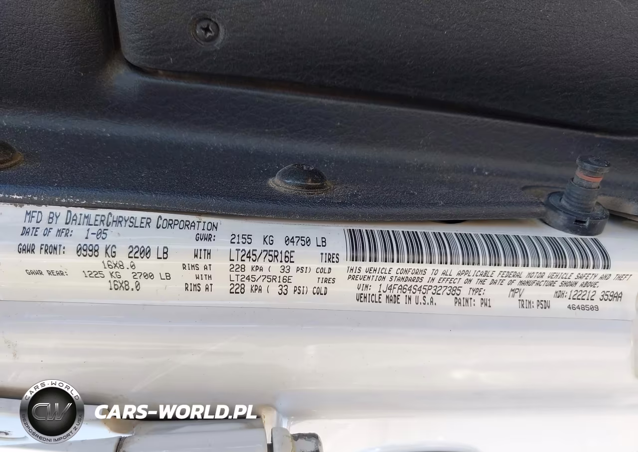 2005 Jeep Wrangler Unlimited Rubicon VIN:1J4FA64S45P327385 - 9