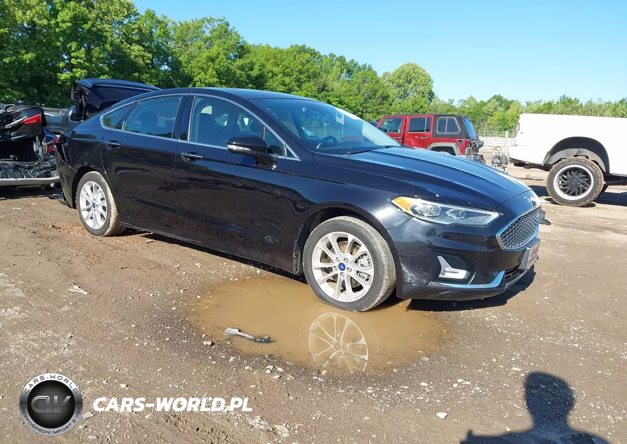 2019 Ford Fusion Energi Titanium – zdjęcie 1 z 16