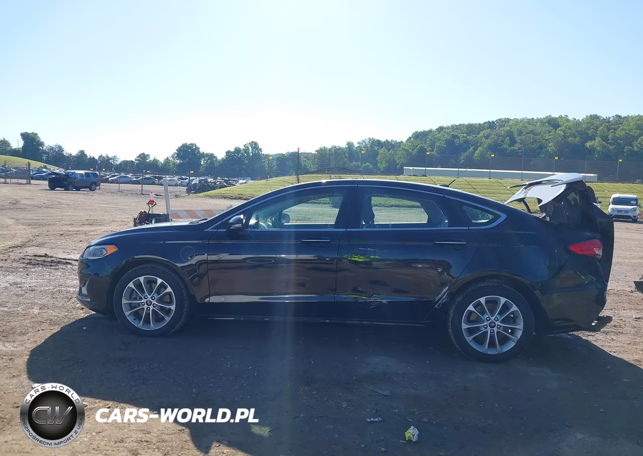 2019 Ford Fusion Energi Titanium VIN:3FA6P0SU4KR173843 - 14
