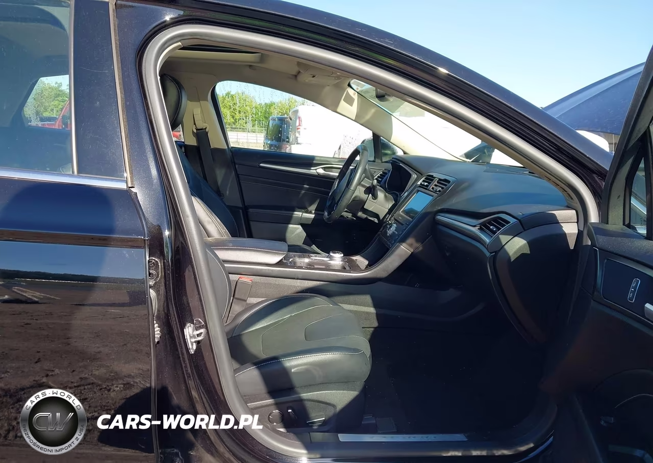 2019 Ford Fusion Energi Titanium VIN:3FA6P0SU4KR173843 - 5