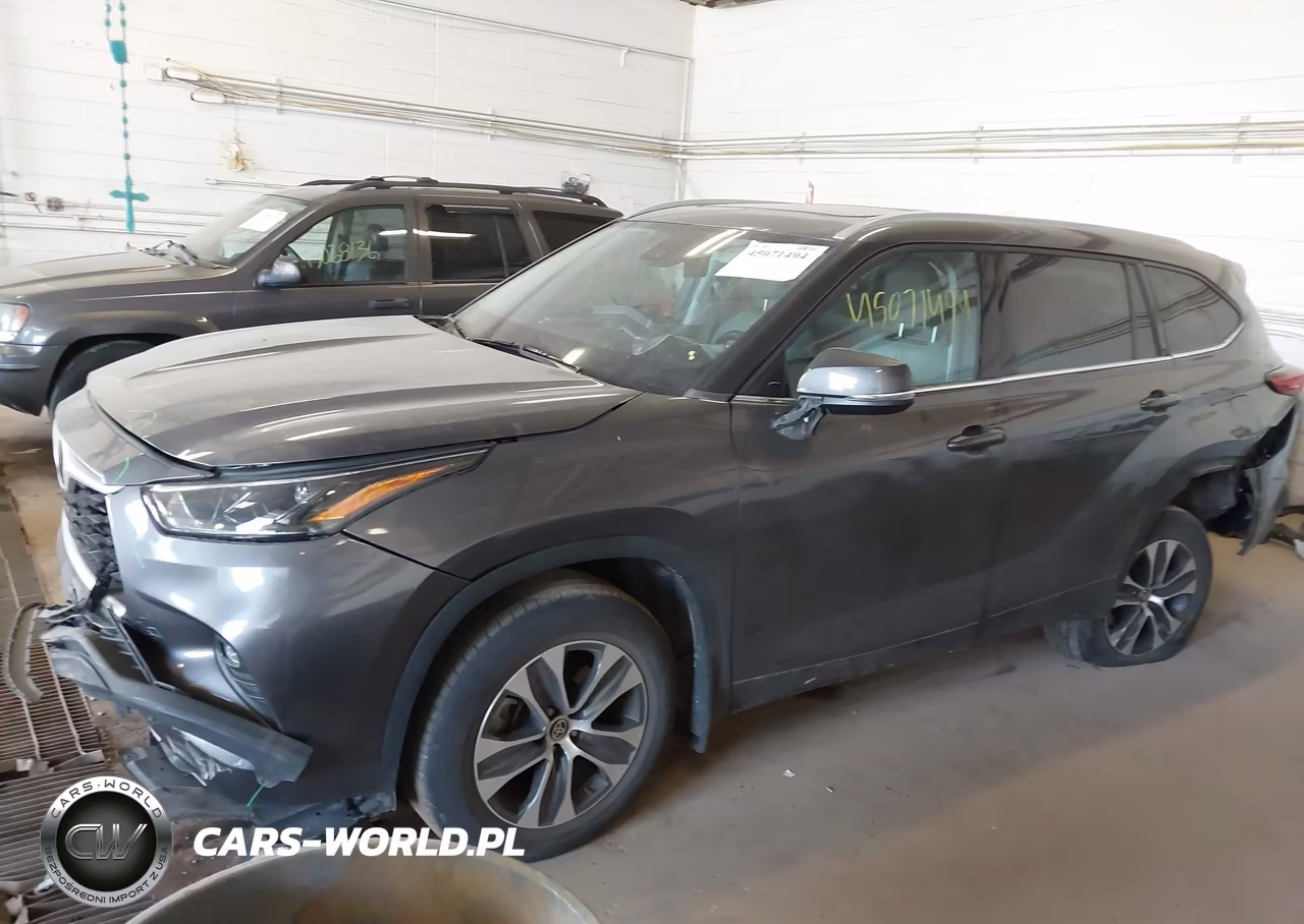 2022 Toyota Highlander Xle VIN:5TDGZRBH0NS236986 - 2