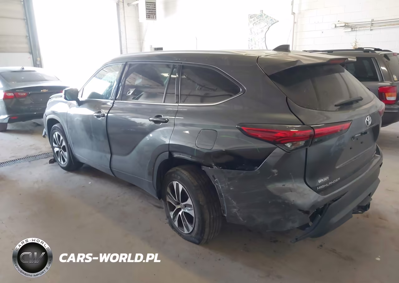2022 Toyota Highlander Xle VIN:5TDGZRBH0NS236986 - 3