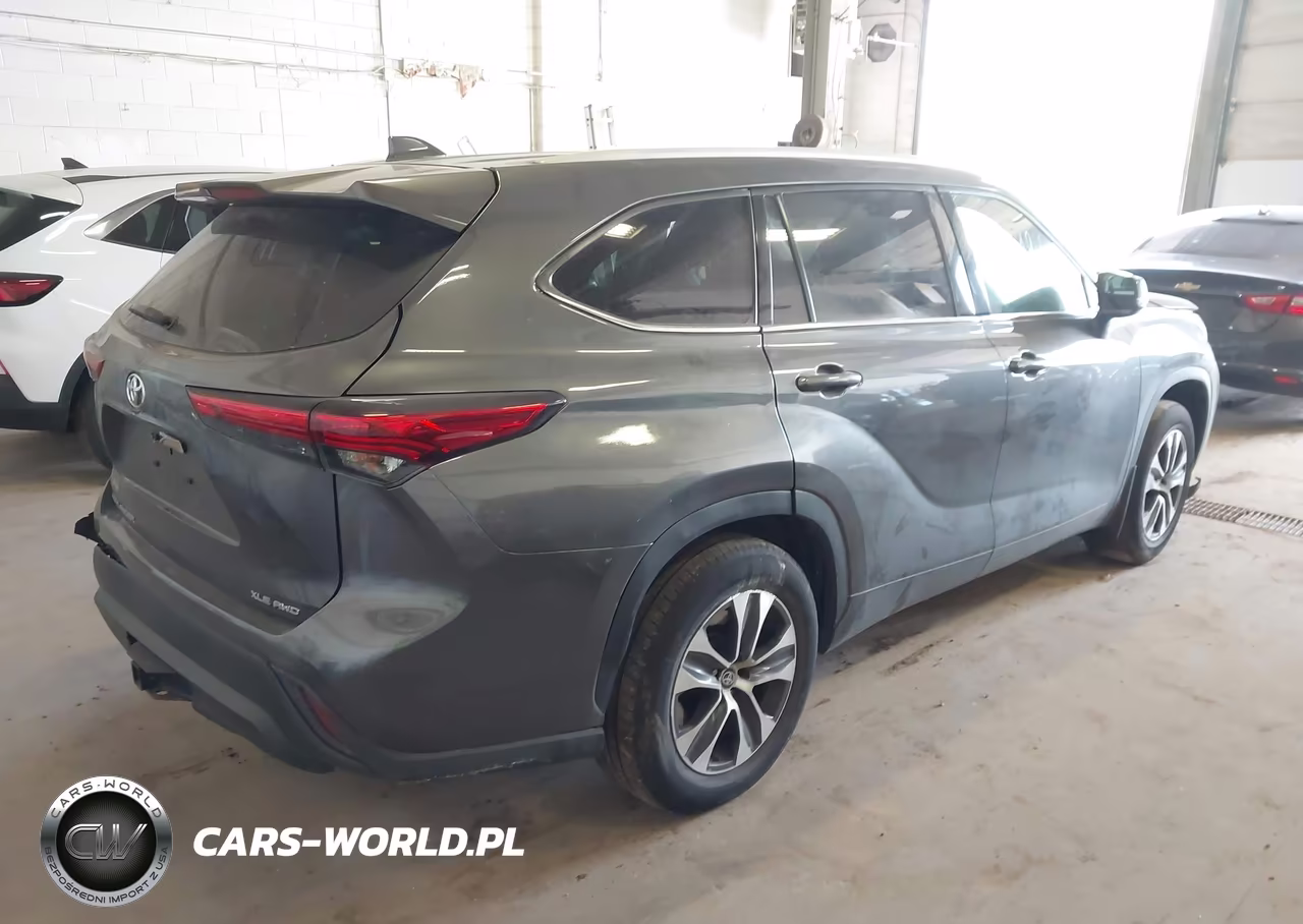 2022 Toyota Highlander Xle VIN:5TDGZRBH0NS236986 - 4